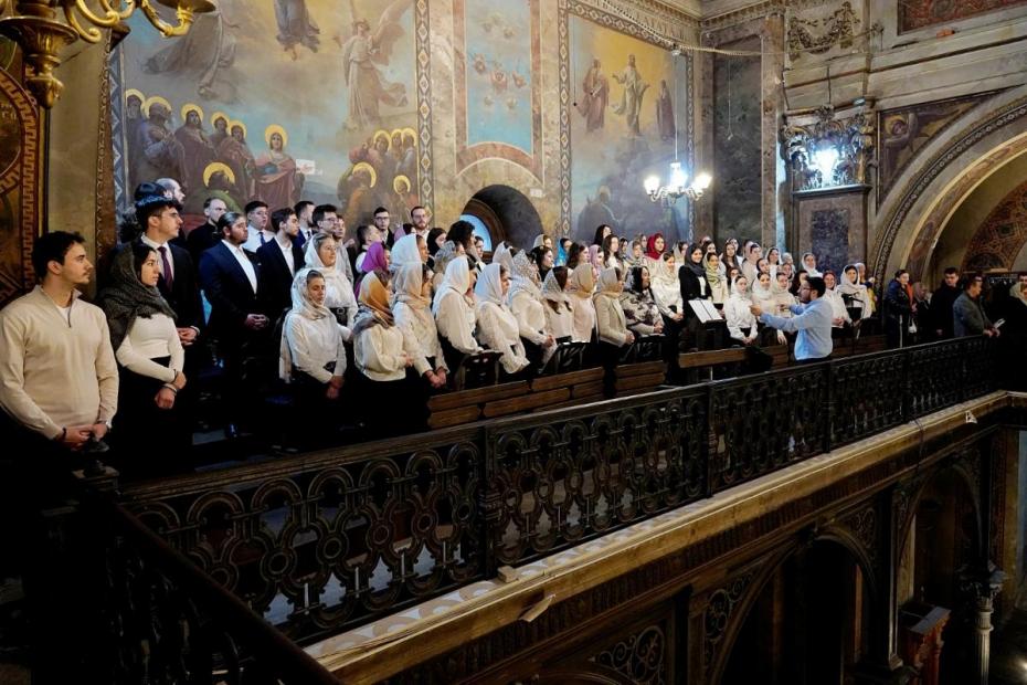 Bucuria tinerilor la hramul Catedralei Mitropolitane: „Să aleg să fiu sincer cu mine, cu alții și cu Dumnezeu” / Foto: Flavius Popa